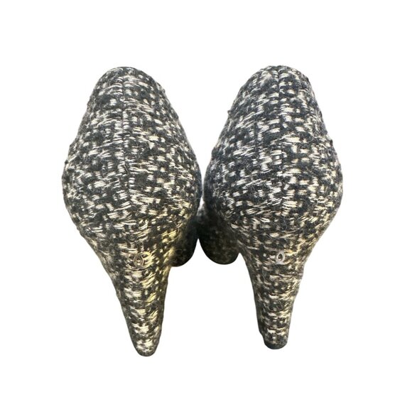 Chanel Black & White Tweed Pump Heels w/Fabric Flower Detail Size 5 - Picture 6 of 9